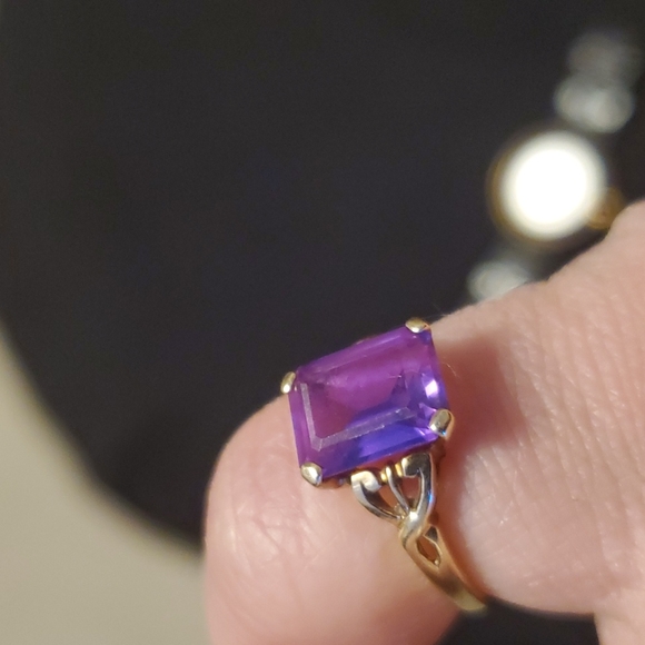 Vintage 10K Yellow Gold Amethyst Ring - Picture 1 of 8